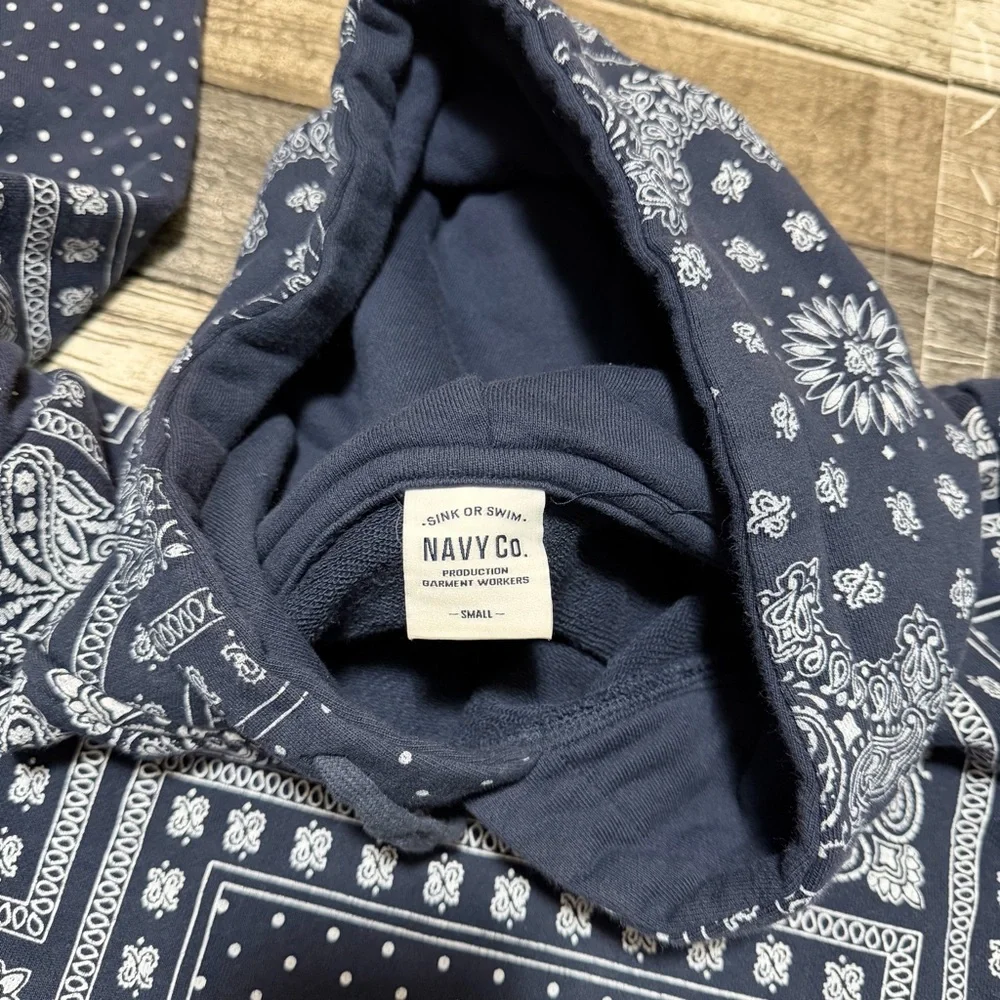 Navy Co Sink Or Swim Bandana Hoodie Men’s S Blue White Pullover Paisley